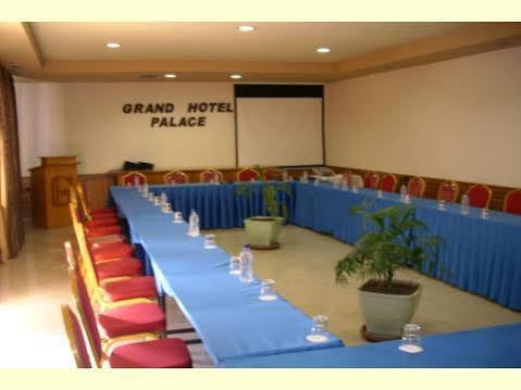 קורצ'ה Grand Palace Hotel מראה חיצוני תמונה